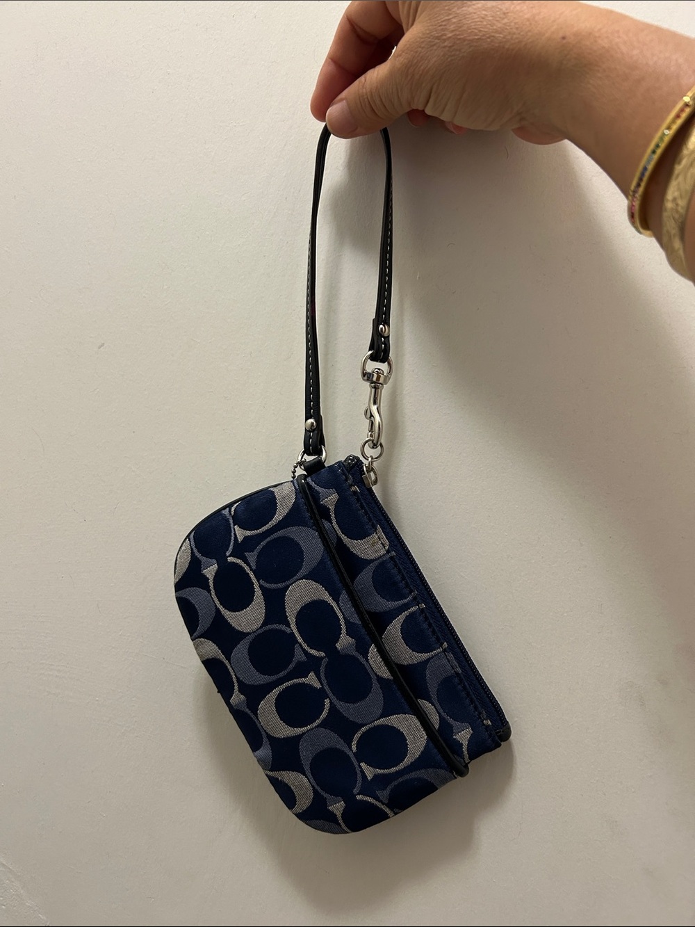 EUC / LIKE NEW Coach Signature Wristlet - blue with Black leather - clean - Picture 5 of 10